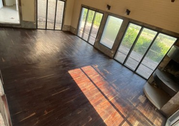 SE VENDE CASA EN BARRIO PRIVADO