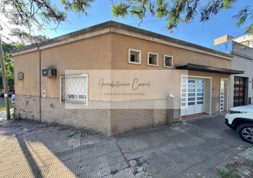 SE VENDE CASA CENTRICA 