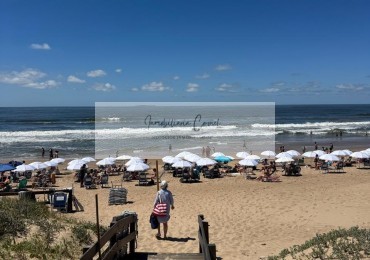 SE VENDE DPTO EN PUNTA DEL ESTE